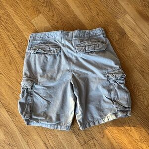 Old Navy Medium Grey Cargo Khaki Shorts - Men's Size 36